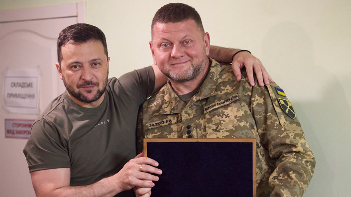 Пропрезидентское агентство фиксирует проигрыш Зеленского Залужному