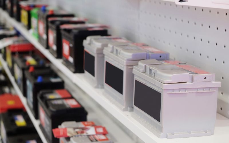 
            Сколько вольт в заряженном аккумуляторе автомобиля
        