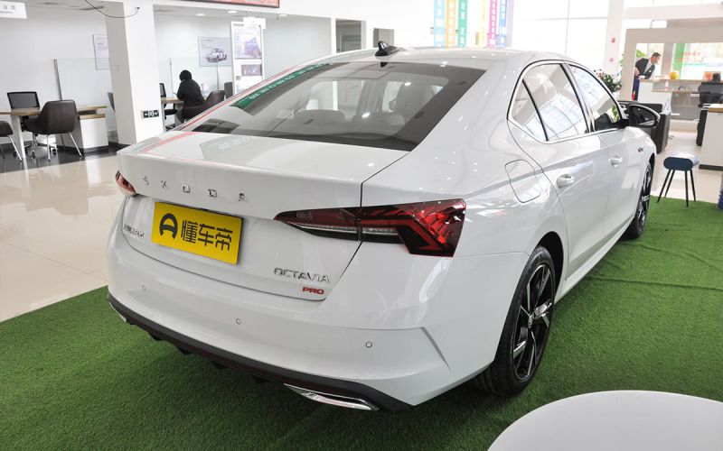 В Россию привезли лифтбеки Skoda Octavia за 3,6 млн руб.