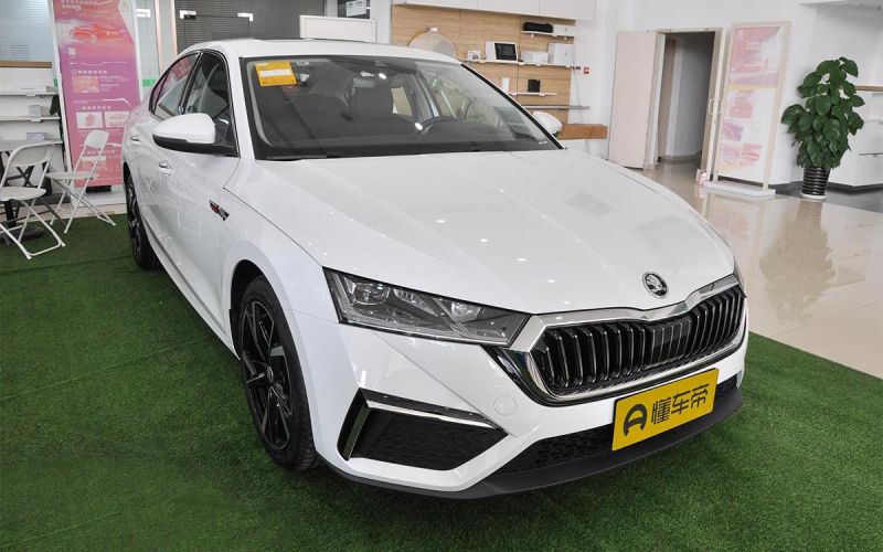 В Россию привезли лифтбеки Skoda Octavia за 3,6 млн руб.