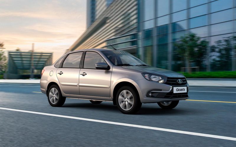 
            Назван топ-5 популярных автомобилей в России. Сколько они стоят
        