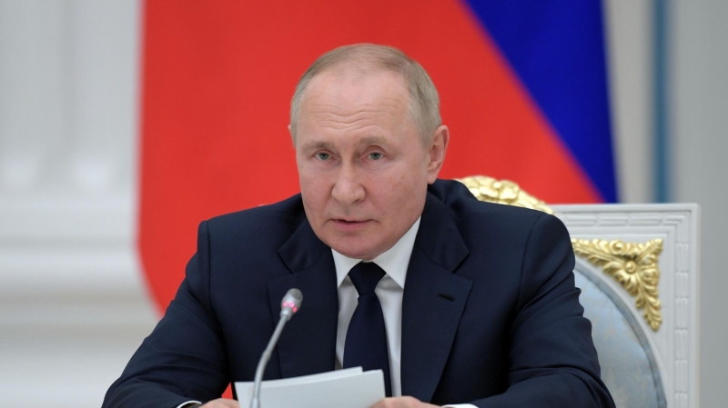 Песков: Путин пытается решать системные вопросы поддержки участников СВО