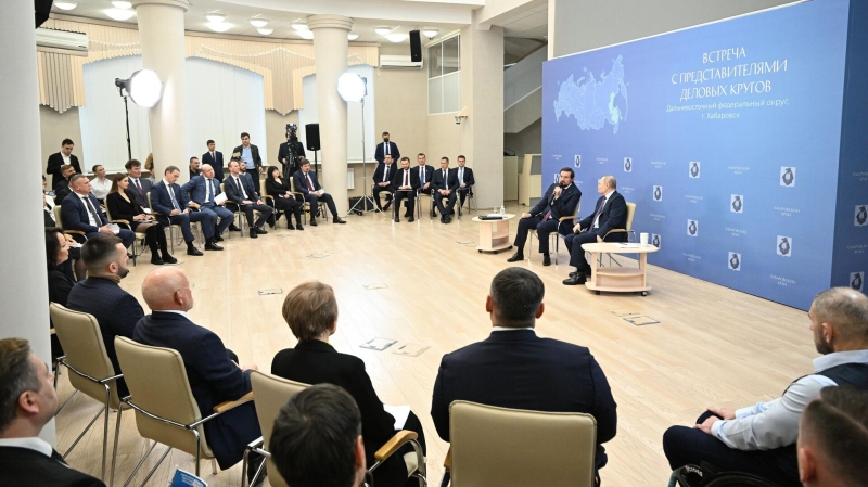 Путин поблагодарил за пожелания победы на выборах