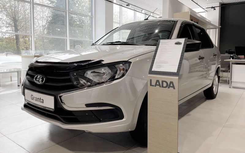 
            В 2024 году в России продали более 1 млн автомобилей. Лидер — Lada Granta
        