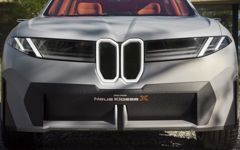
            BMW показала новый электрический кроссовер Vision Neue Klasse X. Фото
        