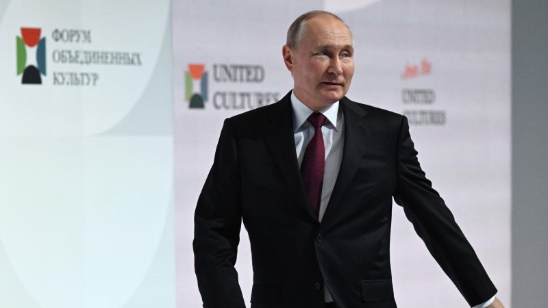 Россия не будет отменять достижения мировой культуры, заявил Путин