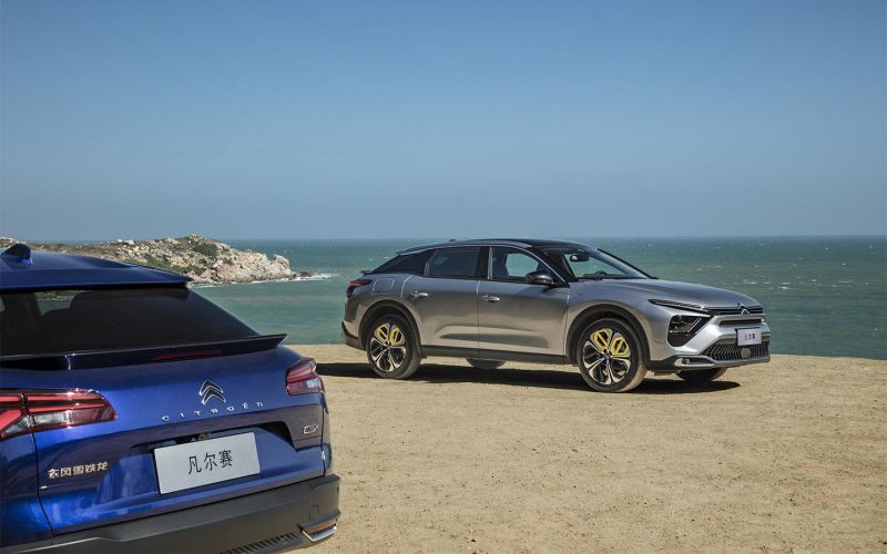 В России изменились цены на кроссовер-лифтбек Citroen C5 X