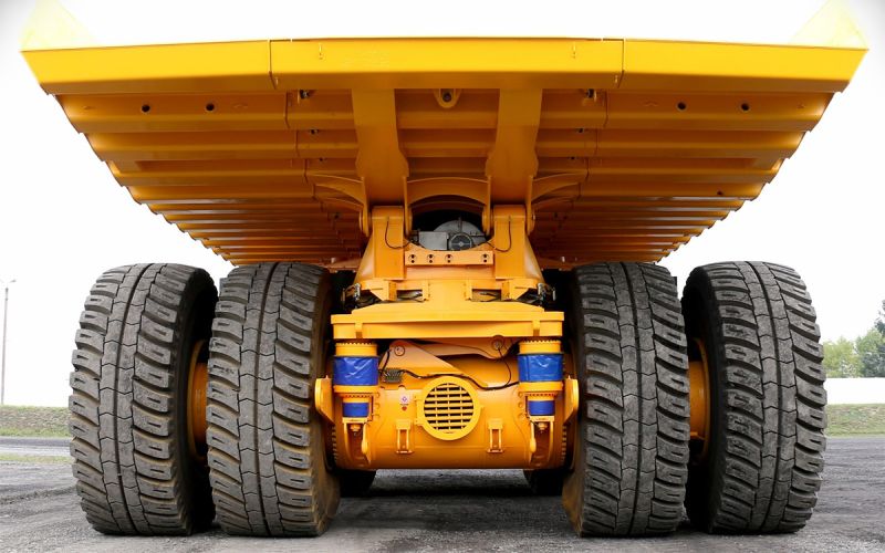 
            Все о самом большом самосвале БелАЗ 75710: характеристика, цена, фото
        