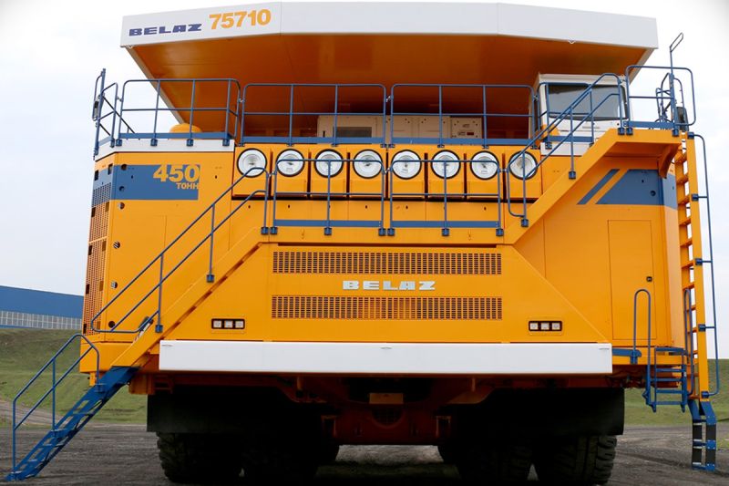 
            Все о самом большом самосвале БелАЗ 75710: характеристика, цена, фото
        