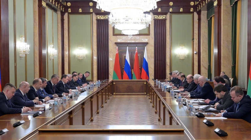Мишустин призвал обеспечить четкое выполнение решений Путина и Лукашенко