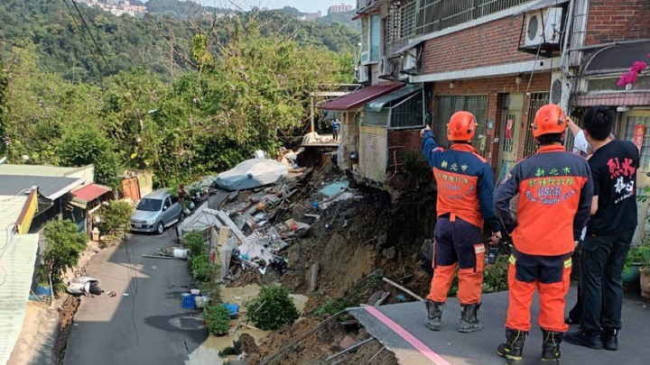 Один человек погиб, более 50 пострадали в результате землетрясения на Тайване