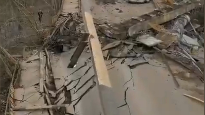 При обрушении моста в Вязьме погибла женщина, сидевшая в легковушке