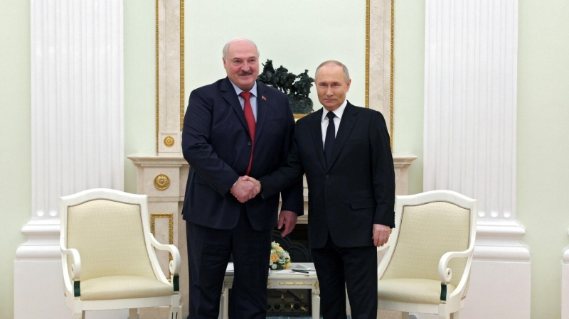 Путин и Лукашенко продолжили переговоры после встречи с космонавтами