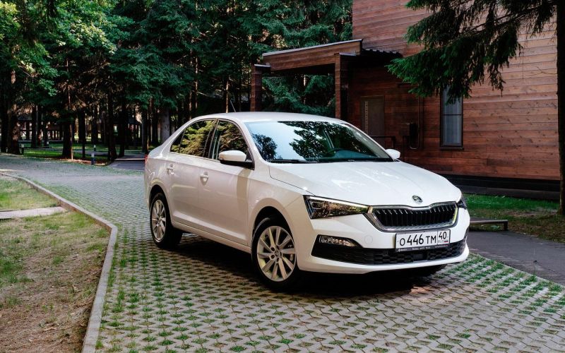 Skoda и даже Mercedes. Что купить по цене Lada Vesta с вариатором