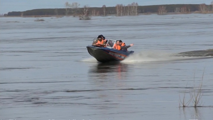 Уровень воды в реке Томь превысил опасную отметку