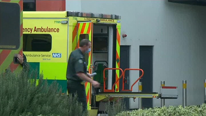 В Великобритании более 250 человек еженедельно умирают в ожидании скорой помощи