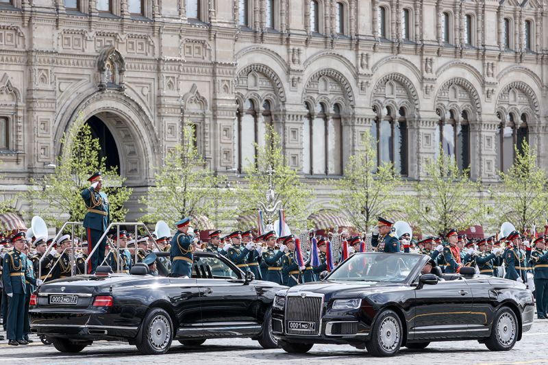 На чем принимали парады Победы, от лошадей до Aurus