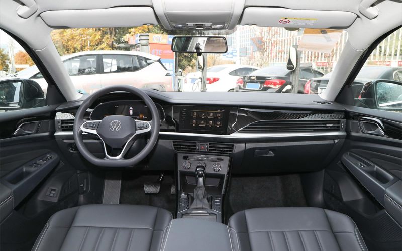 
            Новые BMW, Mercedes и VW попали в Россию: что за модели и сколько стоят
        