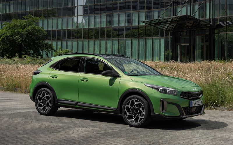 
            Новые BMW, Mercedes и VW попали в Россию: что за модели и сколько стоят
        