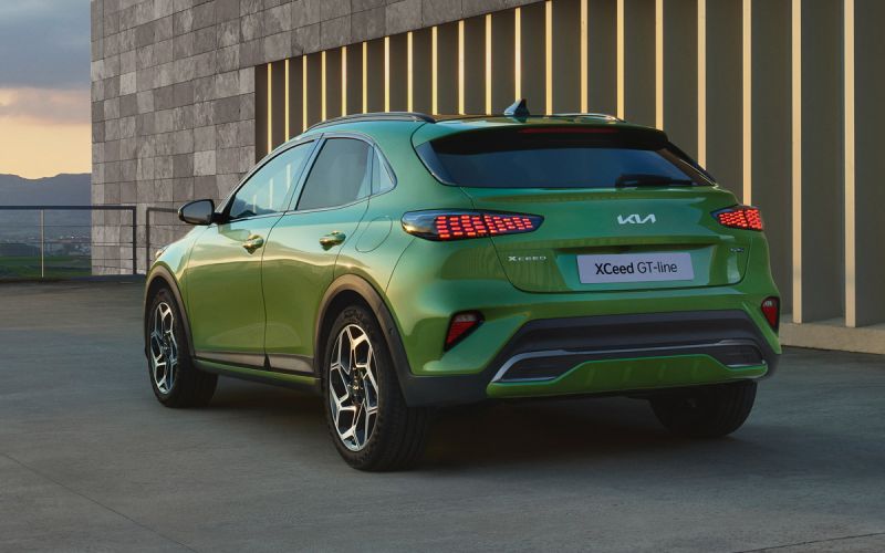 
            Новые BMW, Mercedes и VW попали в Россию: что за модели и сколько стоят
        