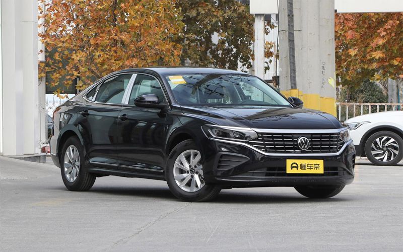 
            Новые BMW, Mercedes и VW попали в Россию: что за модели и сколько стоят
        