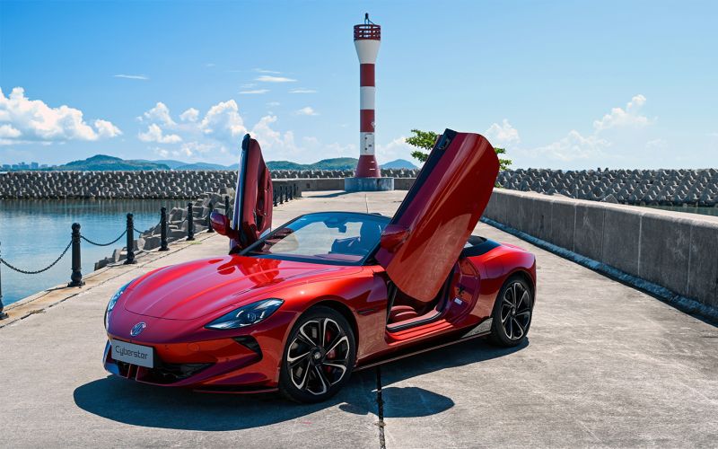 
            Новые BMW, Mercedes и VW попали в Россию: что за модели и сколько стоят
        