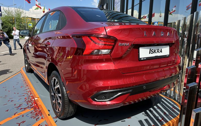 
            Чем отличается Lada Iskra от Lada Vesta: разбор
        