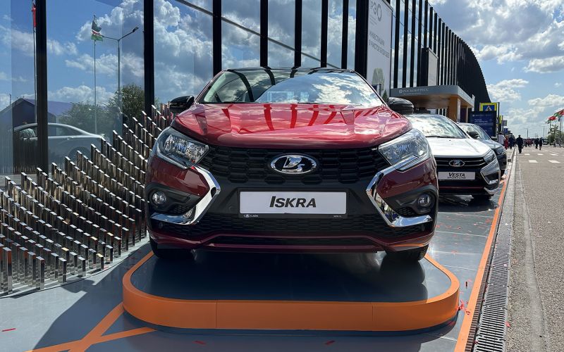 
            Чем отличается Lada Iskra от Lada Vesta: разбор
        
