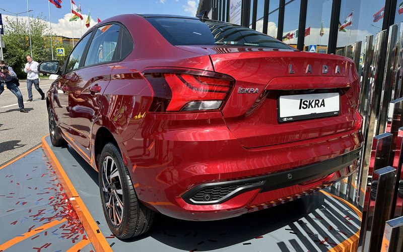 
            Чем отличается Lada Iskra от Lada Vesta: разбор
        