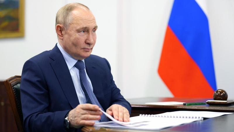 Путин следит за ситуацией в Крыму и Дагестане, заявил Песков
