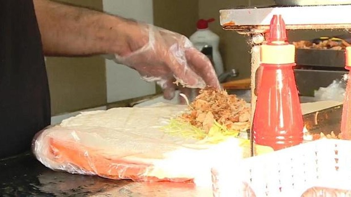 Арестован продавец шаурмы, которой травились постояльцы хостела в Москве