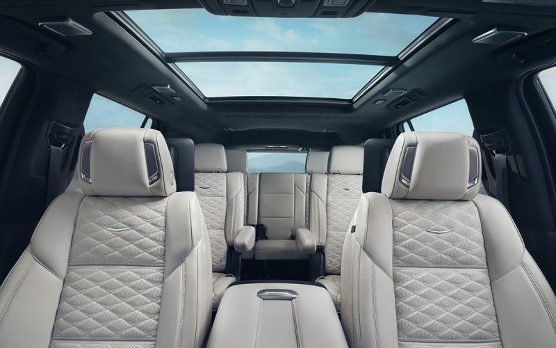 
            Cadillac показал обновленный внедорожник Escalade. Фото
        