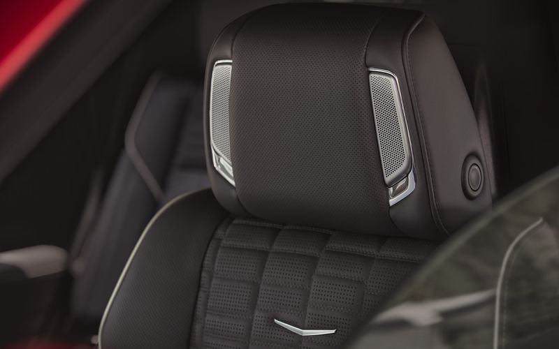 
            Cadillac показал обновленный внедорожник Escalade. Фото
        