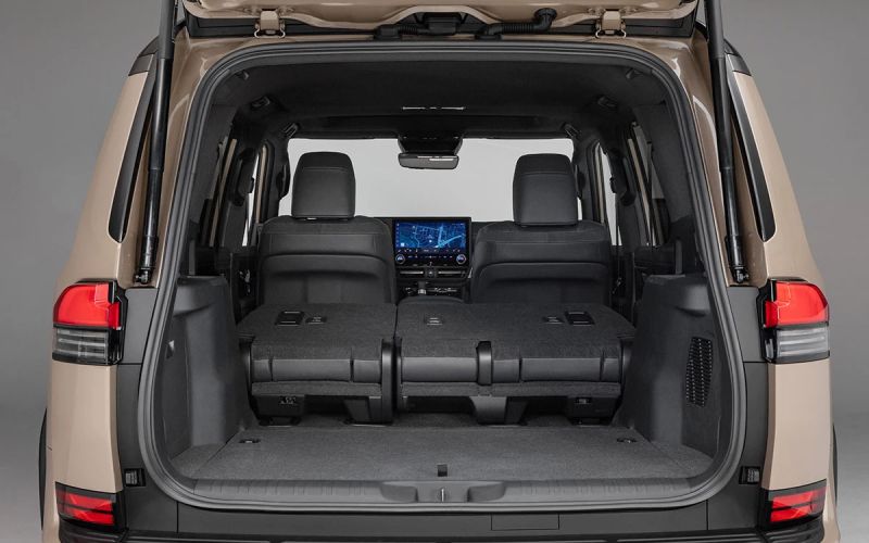 
            Дилер привез в Россию новый Lexus GX: подробности и цена
        