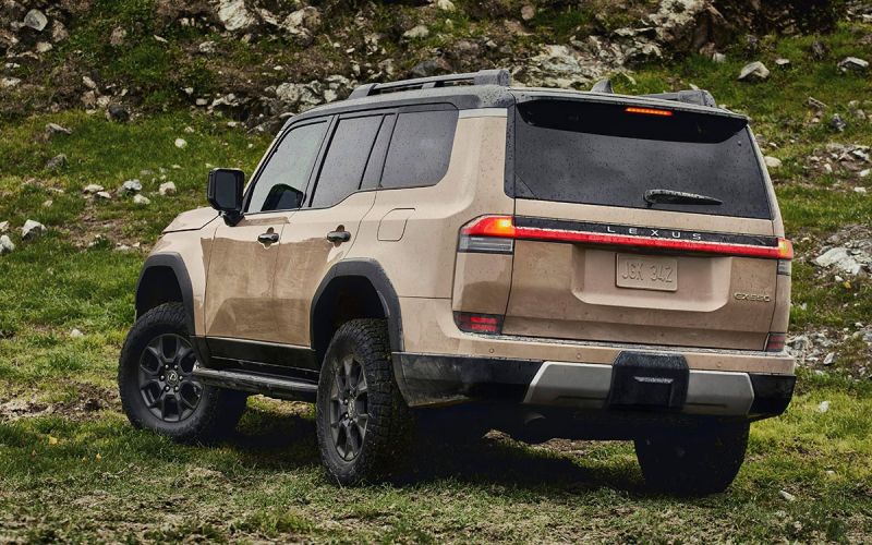 
            Дилер привез в Россию новый Lexus GX: подробности и цена
        