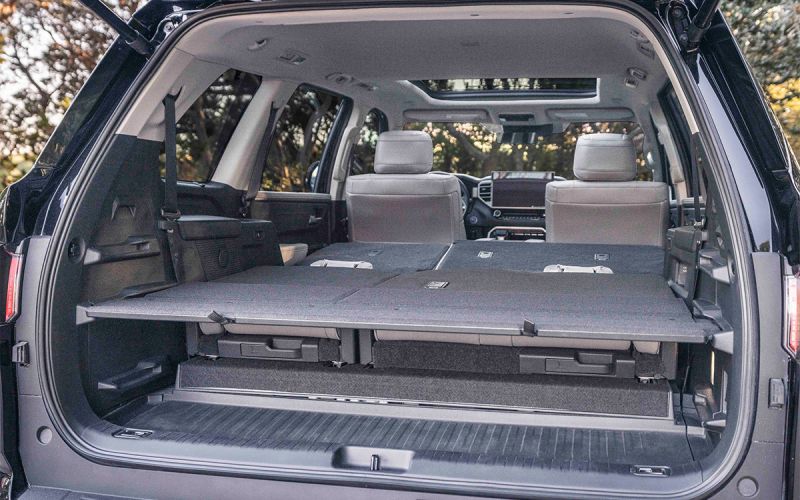 
            Дилер привез в Россию новый внедорожник Toyota Sequoia за ₽16 млн
        