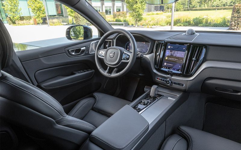 Дилер привез в Россию рестайлинговый Volvo XC60. Сколько он стоит