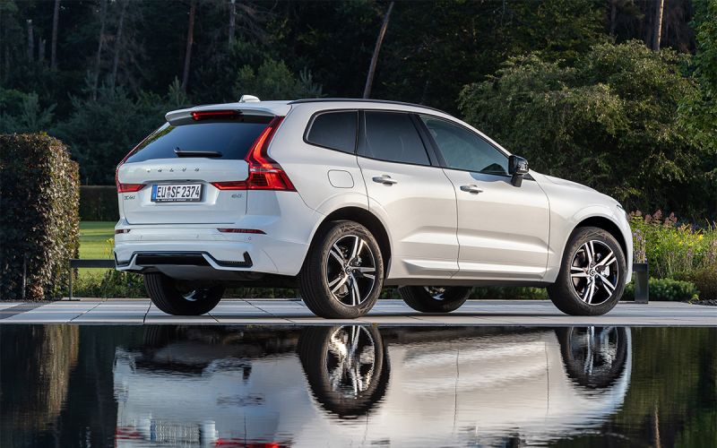 Дилер привез в Россию рестайлинговый Volvo XC60. Сколько он стоит