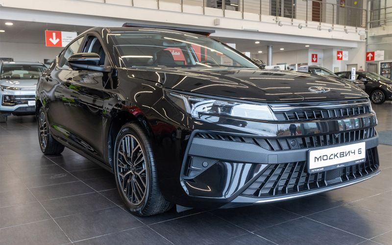 
            Дилеры приготовились включить утильсбор в цены. Когда покупать автомобиль
        