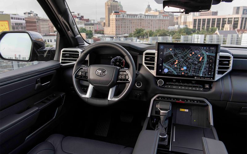 
            Дилеры привезли в Россию пикап Toyota Tundra за ₽13 млн
        