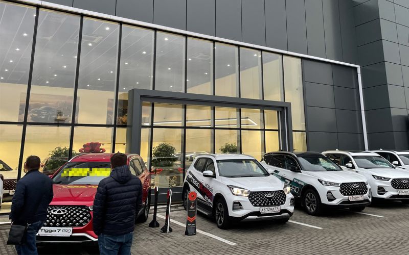 
            Дилеры раскрыли сложности с оплатой китайских машин. Что будет с ценами
        