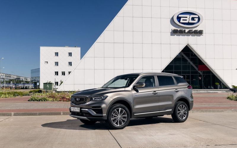 
            Geely Atlas Pro превратился в Belgee X70: каков кроссовер в деле
        