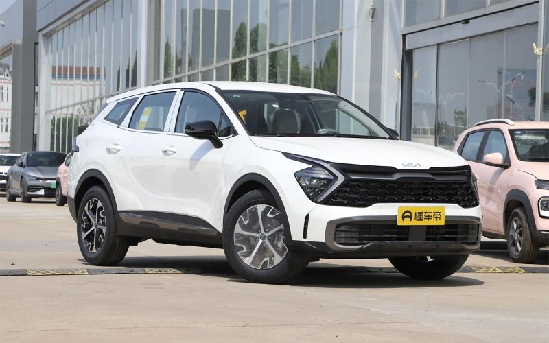 
            «Готовимся к ажиотажному спросу». Дилеры изменили цены на BMW, Audi и Kia
        