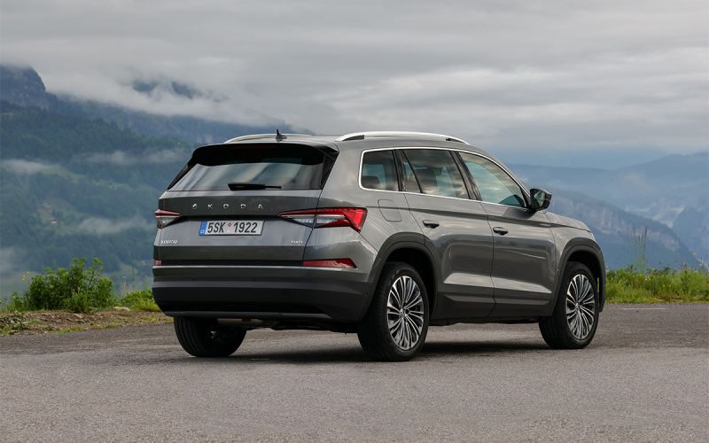 
            «Готовимся к ажиотажному спросу». Дилеры изменили цены на BMW, Audi и Kia
        