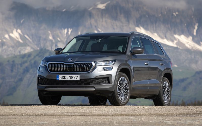 
            «Готовимся к ажиотажному спросу». Дилеры изменили цены на BMW, Audi и Kia
        