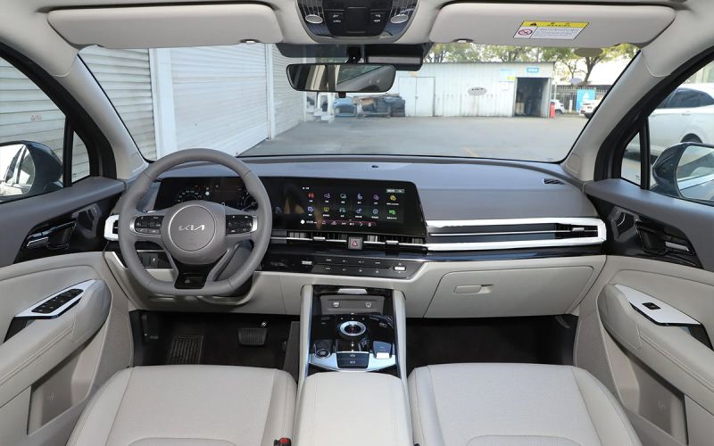 
            «Готовимся к ажиотажному спросу». Дилеры изменили цены на BMW, Audi и Kia
        