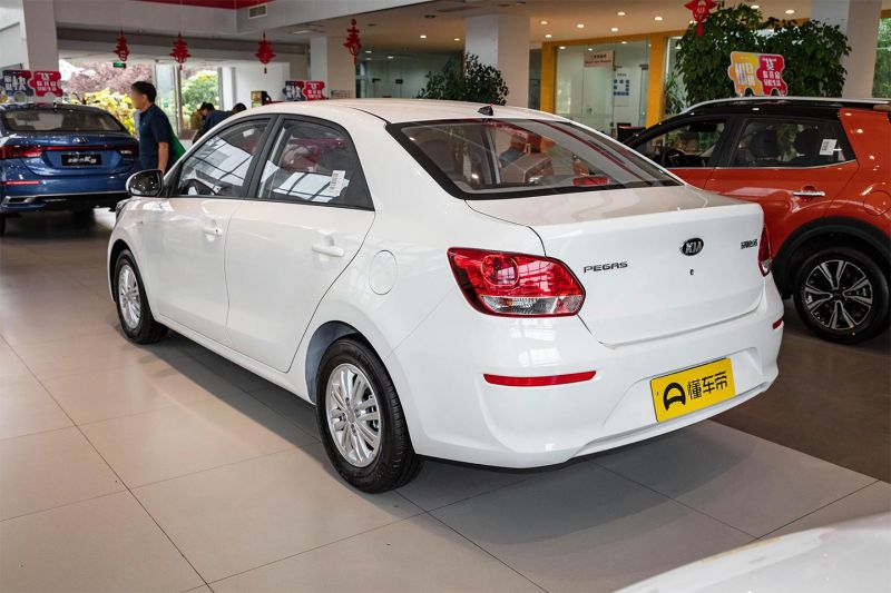 
            «Готовимся к ажиотажному спросу». Дилеры изменили цены на BMW, Audi и Kia
        