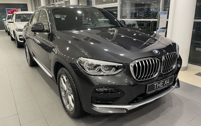 
            Кроссоверы для России не пустят через Белоруссию. Виноваты новые санкции
        