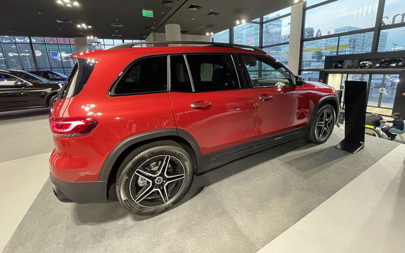 
            Кроссоверы для России не пустят через Белоруссию. Виноваты новые санкции
        