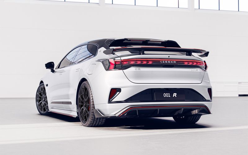 
            От iCar 03 до Mercedes E-Class. Названы цены на автоновинки для России
        